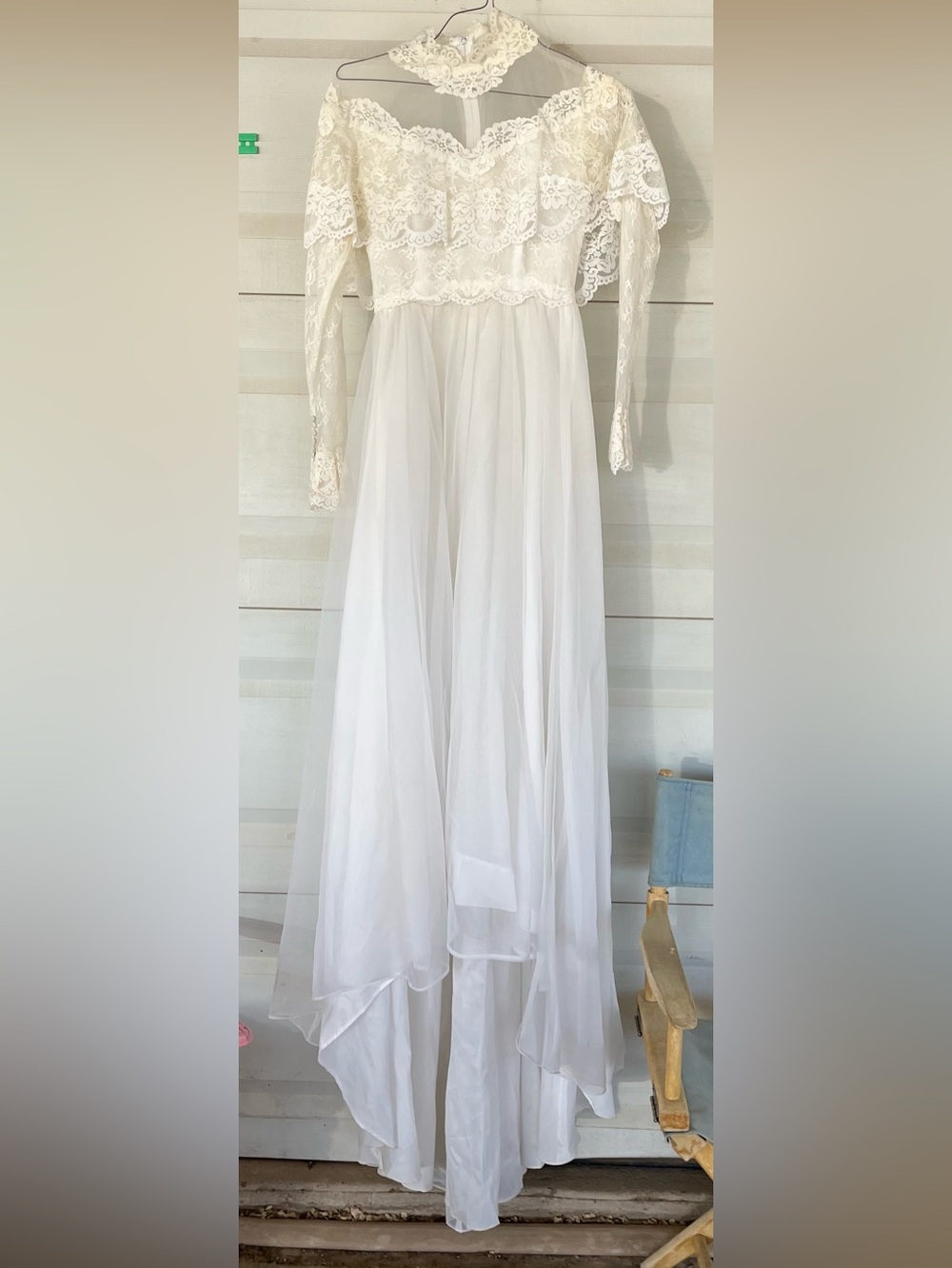 Vintage Elegant White Lace Long Sleeve Bridal Dress (see measurements)